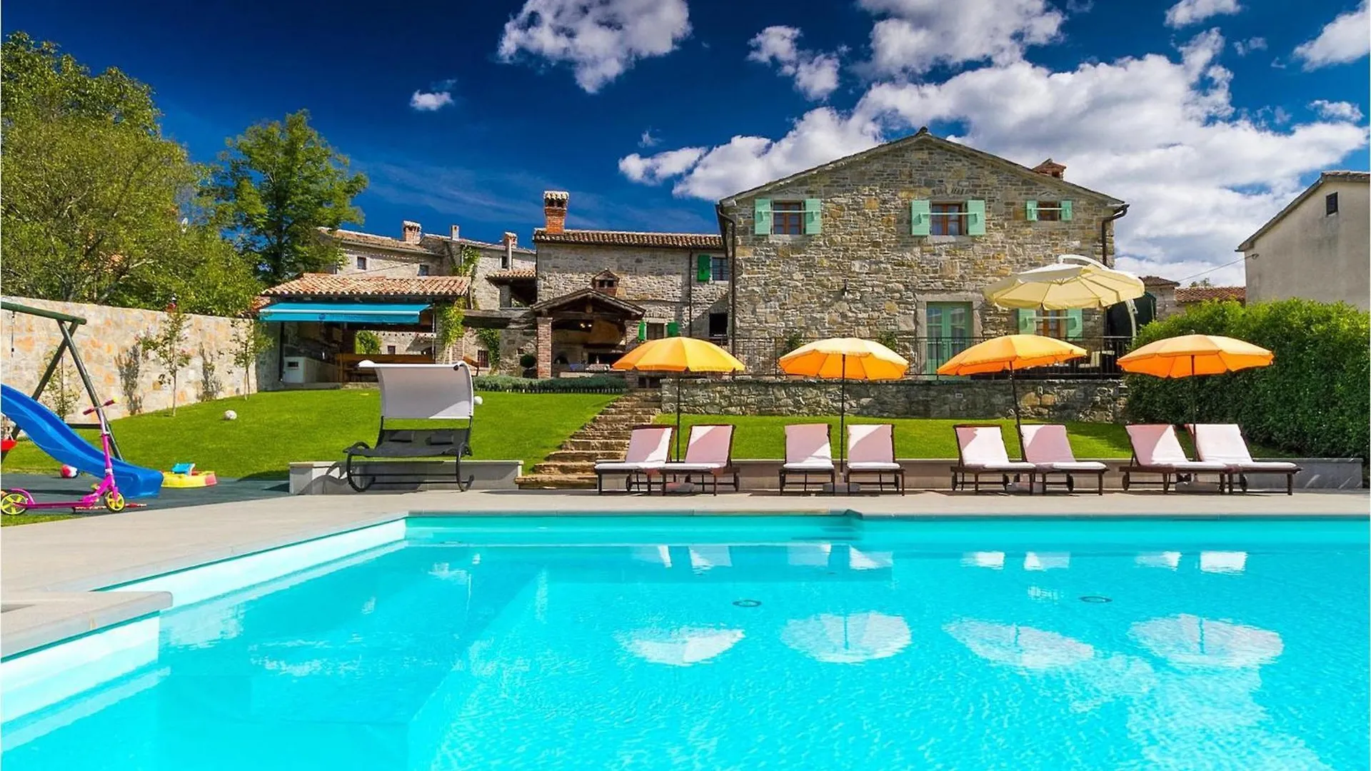 Villa Denis contacts